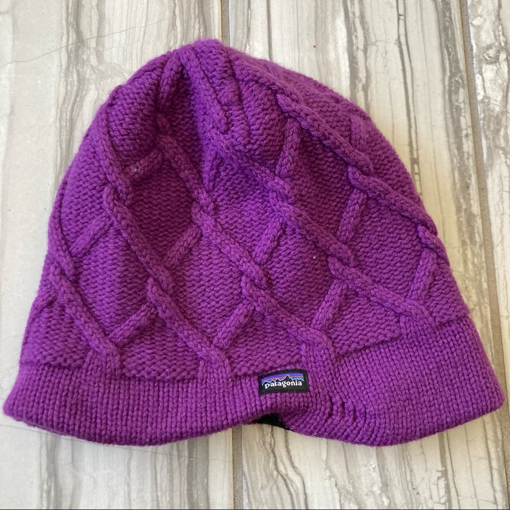 Patagonia wool beanie. EUC